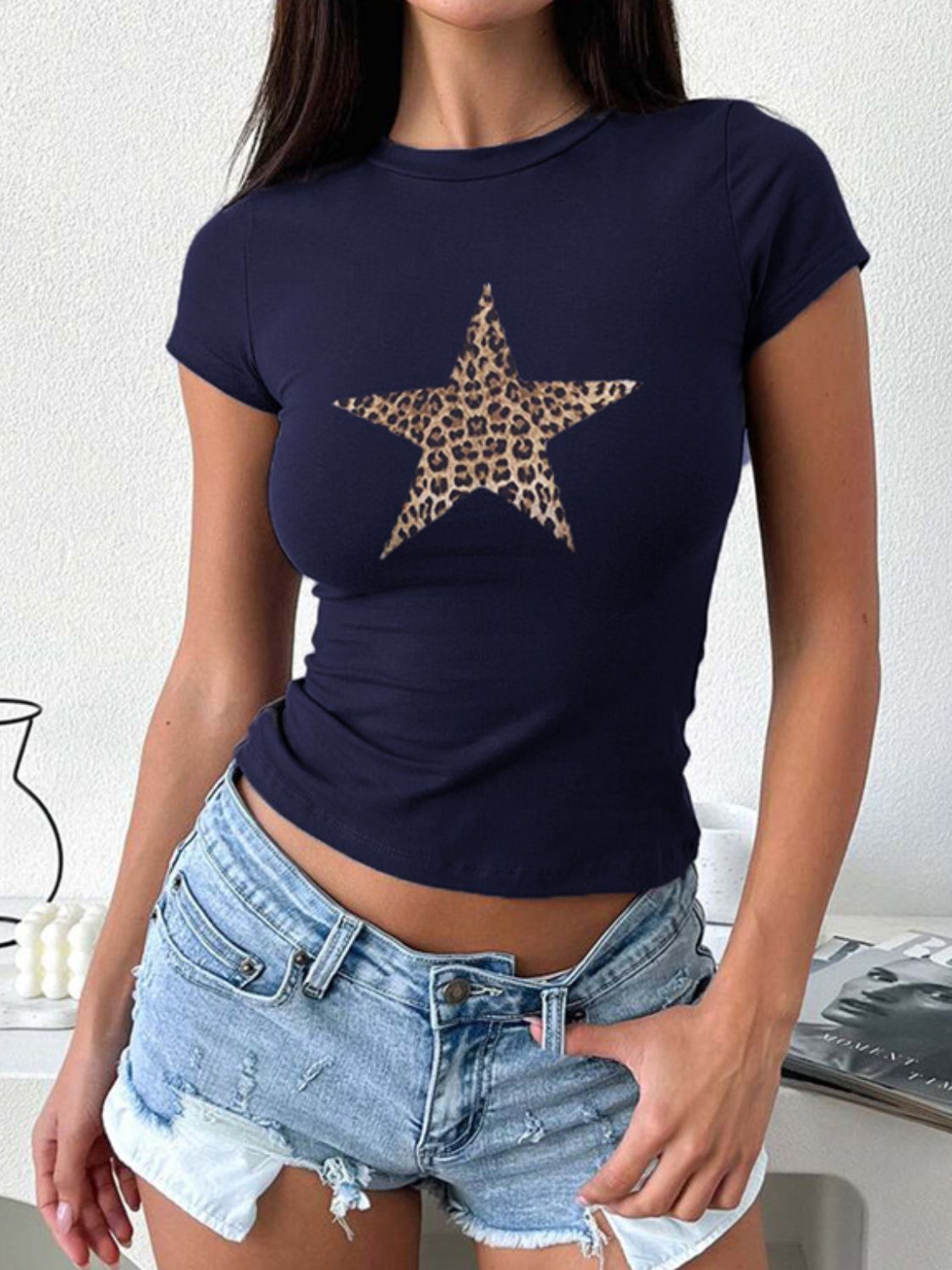Women's Devine Star Round Neck Short Sleeve T-Shirt