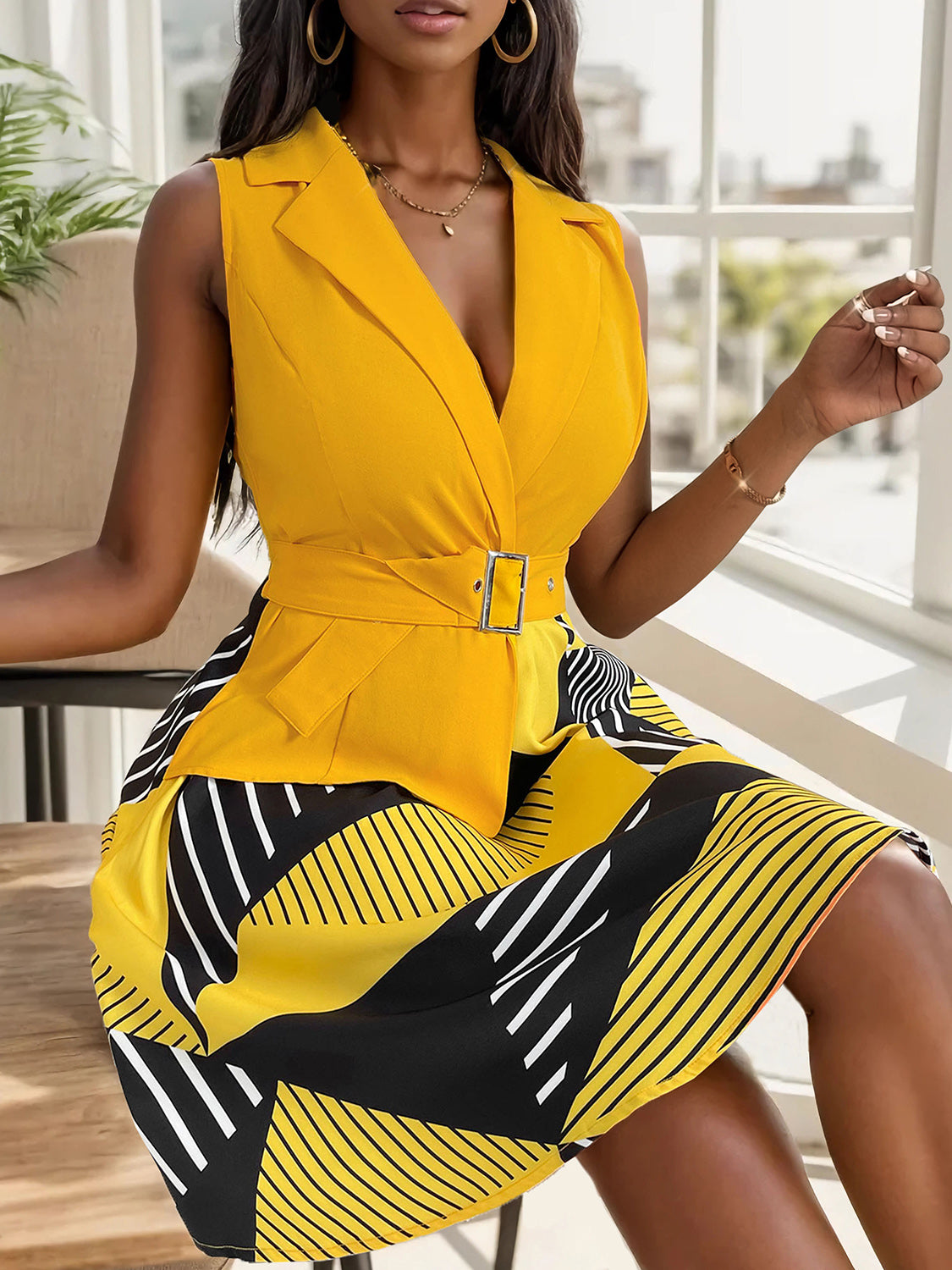 Women's Collared Neck Sleeveless Mini Dress