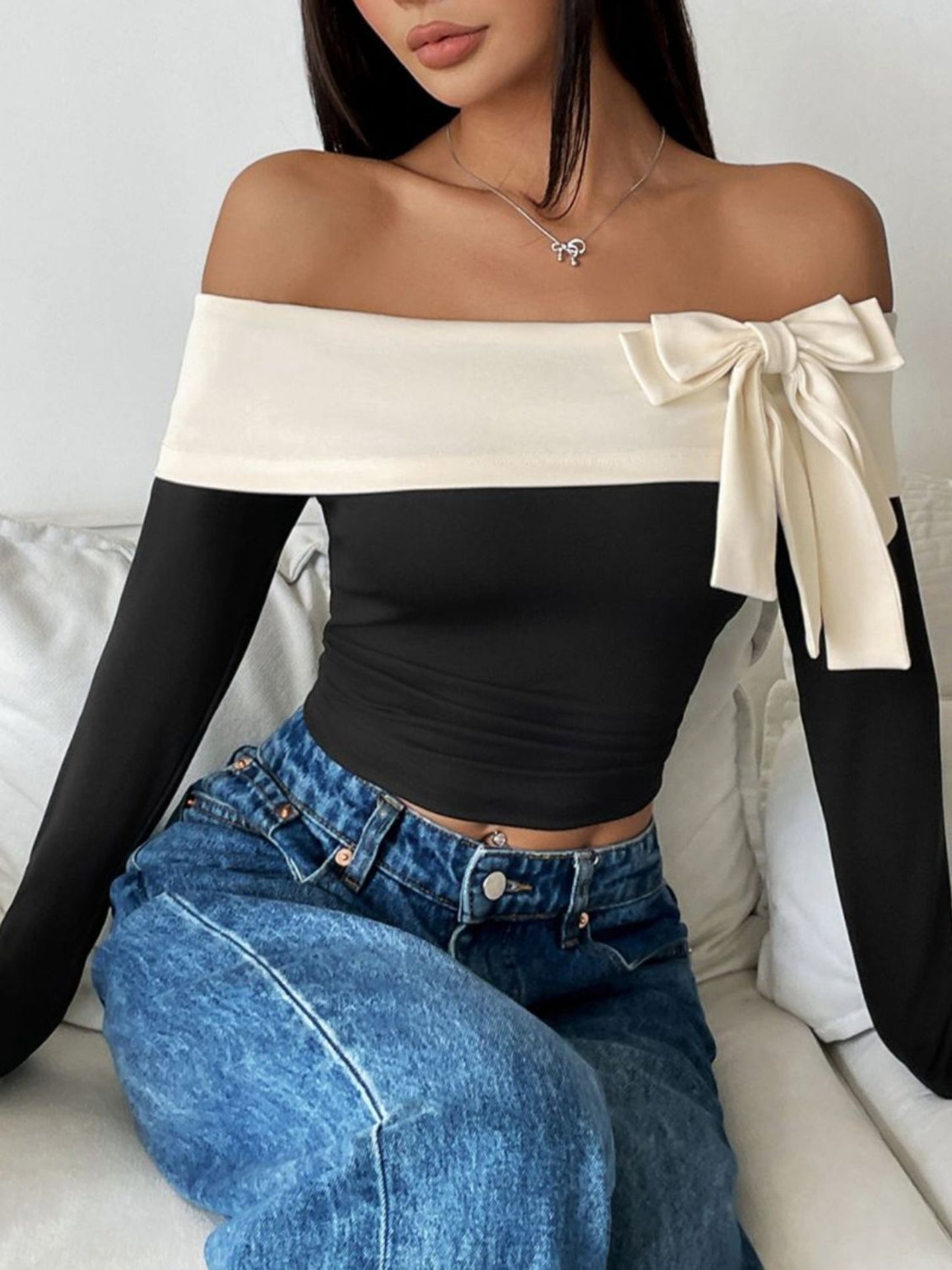 Women's Contrast Off-Shoulder Long Sleeve Top