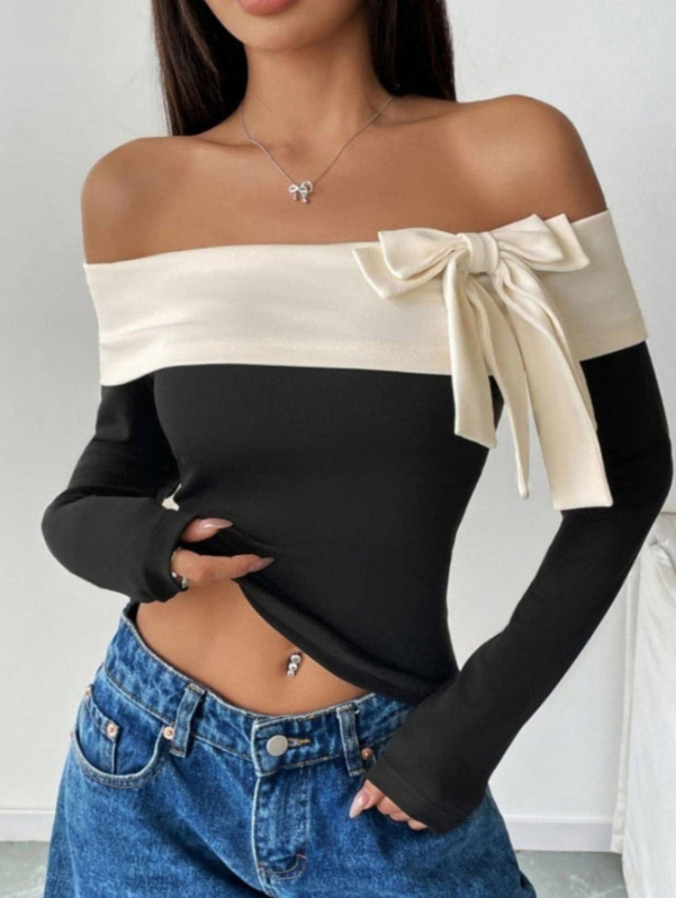 Women's Contrast Off-Shoulder Long Sleeve Top