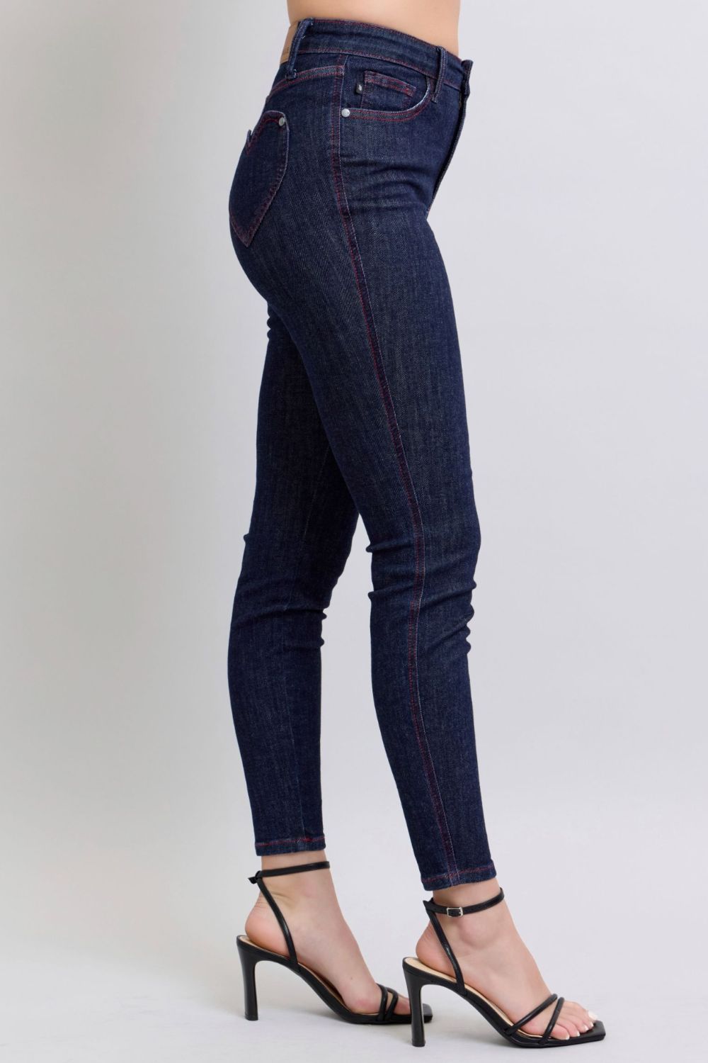 Women's Heart Shaped Back Pockets Skinny Jeans