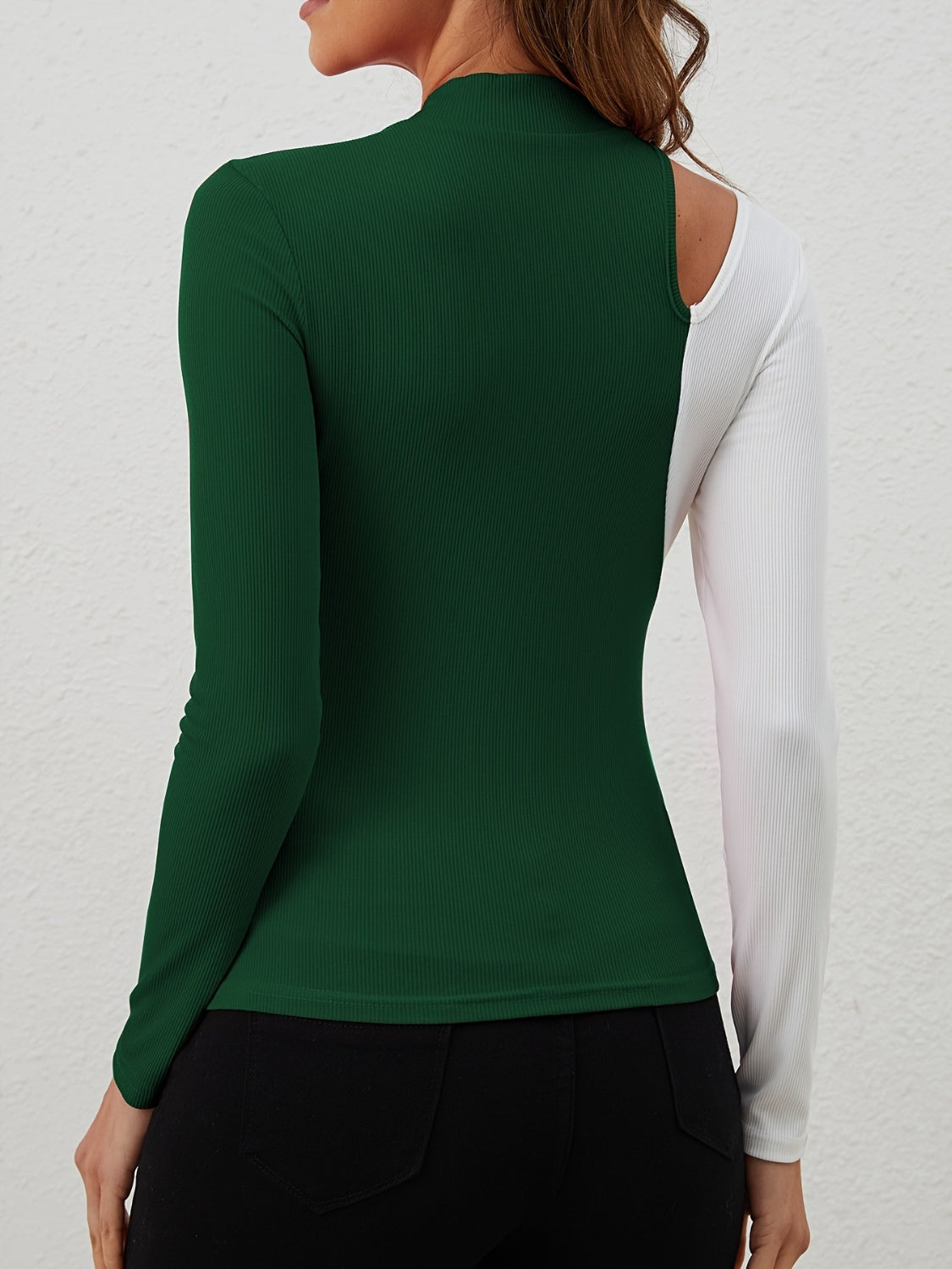 Women's Cutout Contrast Mock Neck Long Sleeve Top