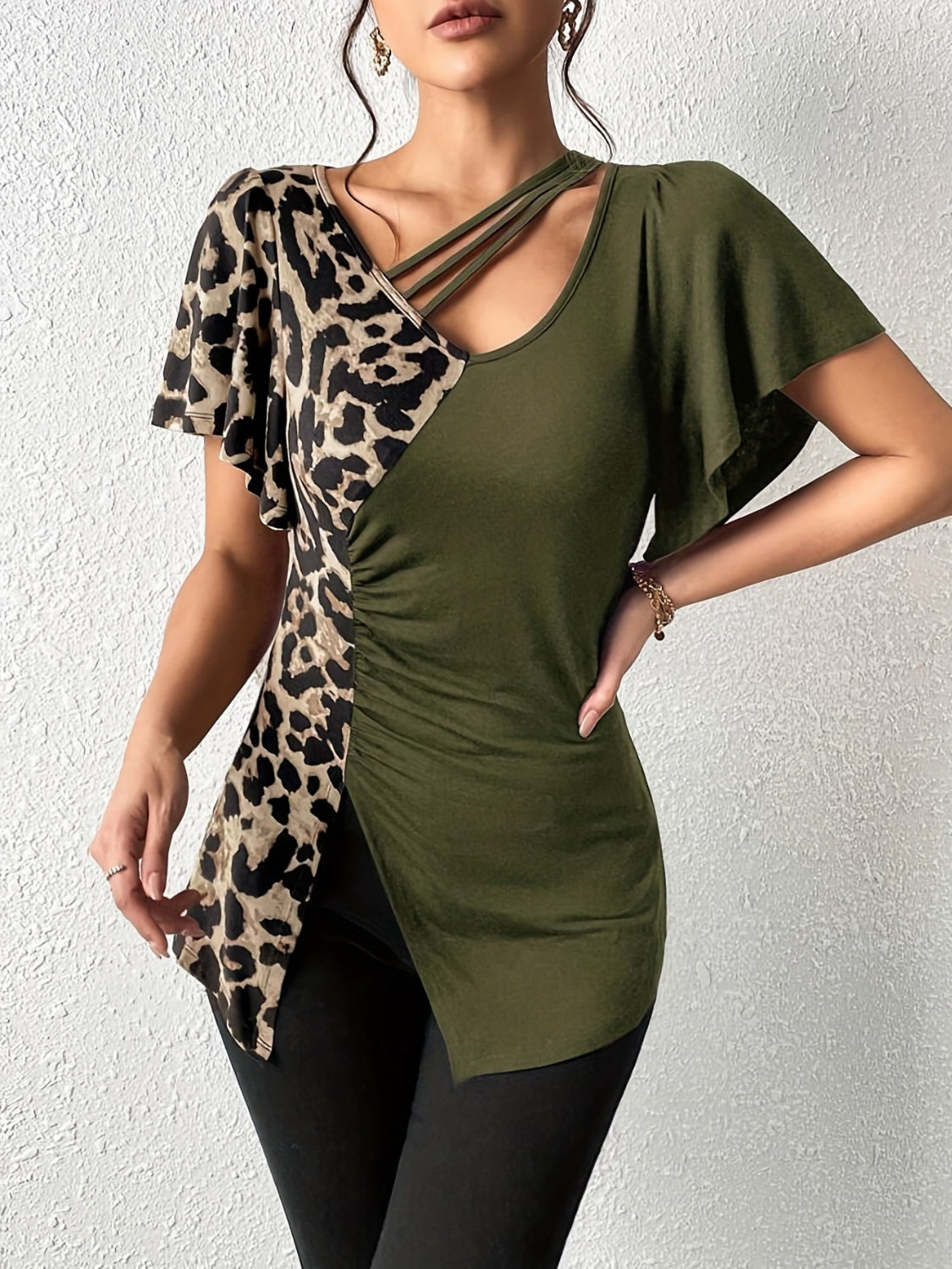 Women's Ruched Leopard Flutter Sleeve Top