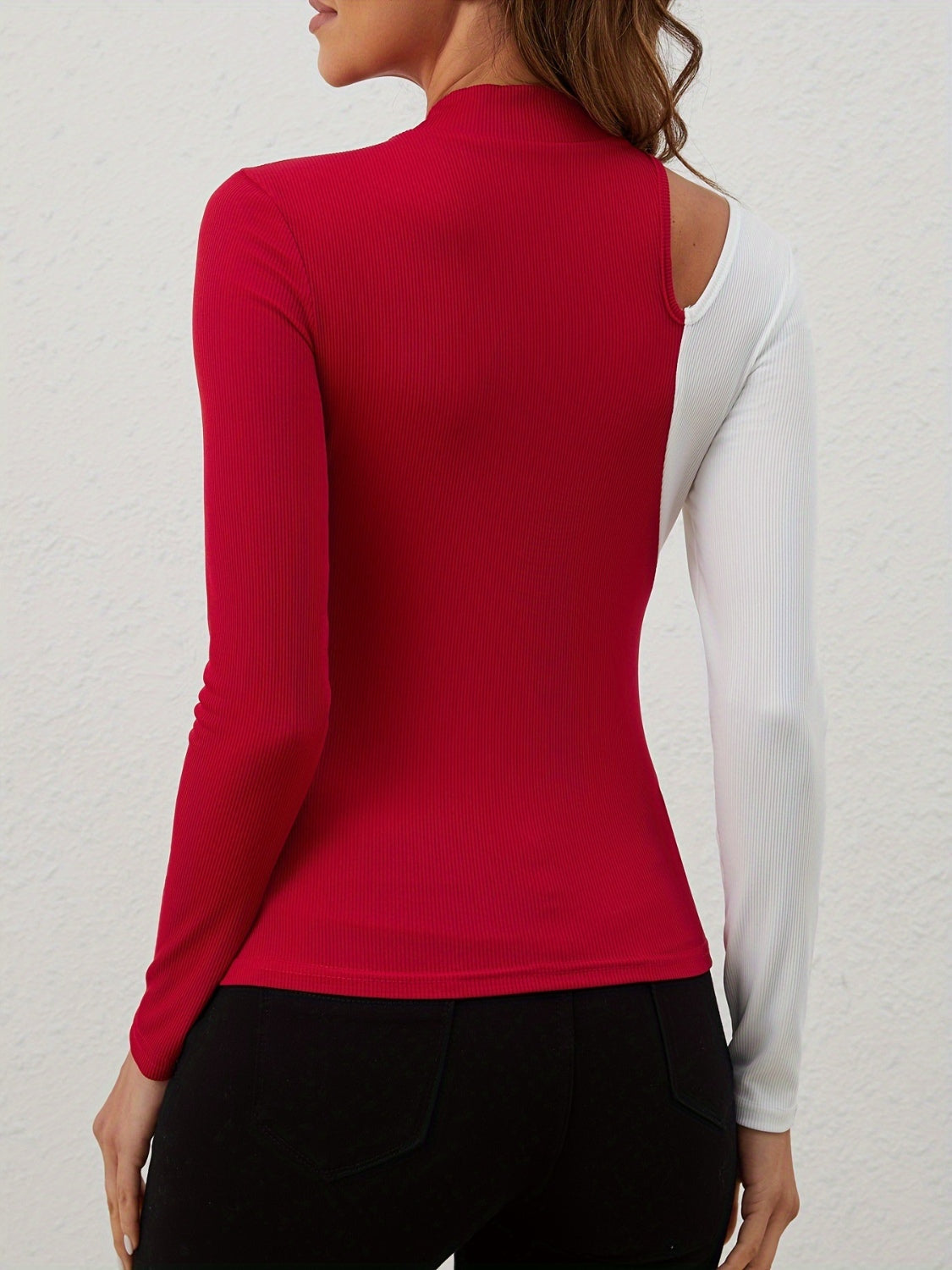 Women's Cutout Contrast Mock Neck Long Sleeve Top