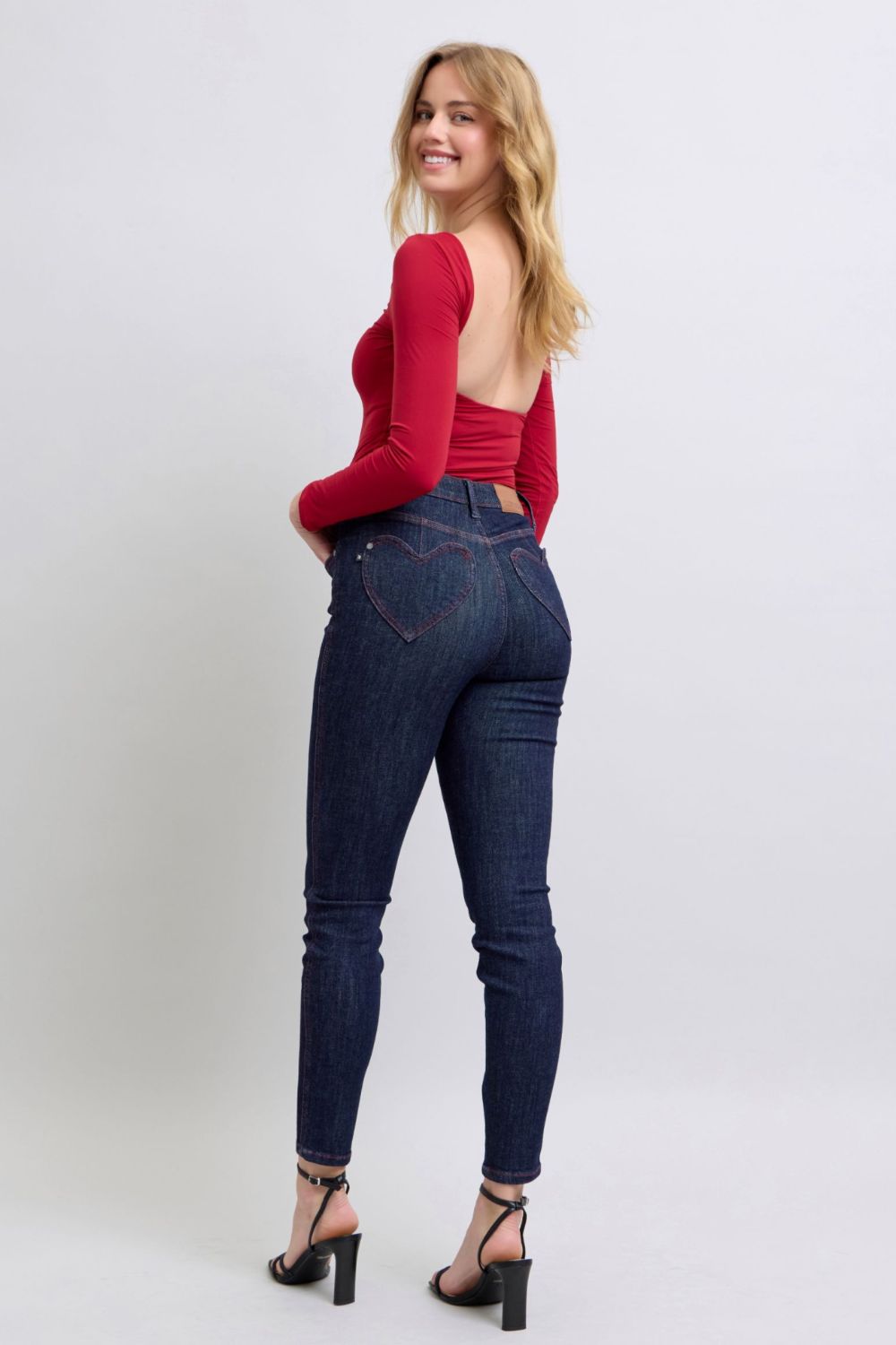 Women's Heart Shaped Back Pockets Skinny Jeans