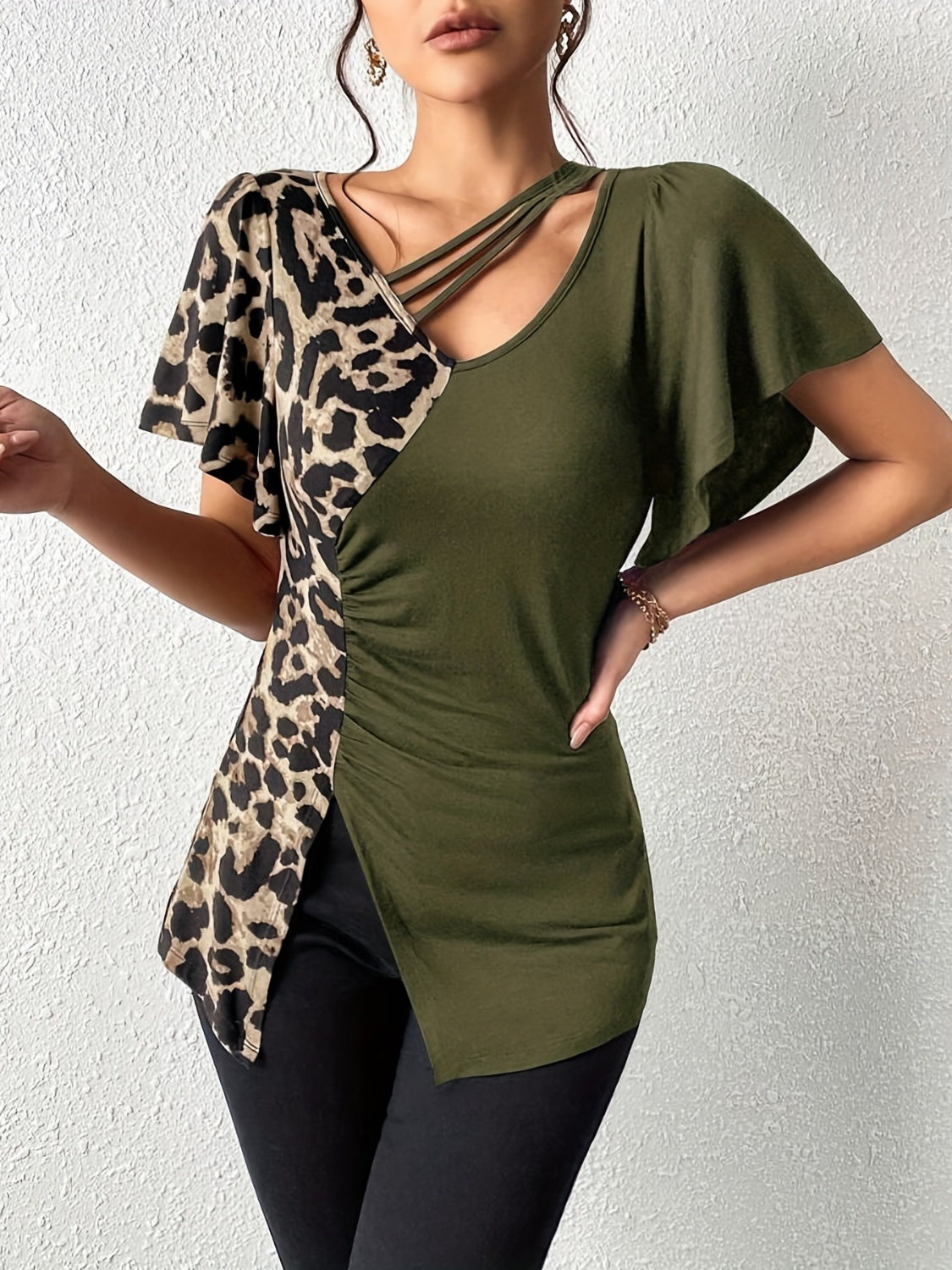 Women's Ruched Leopard Flutter Sleeve Top