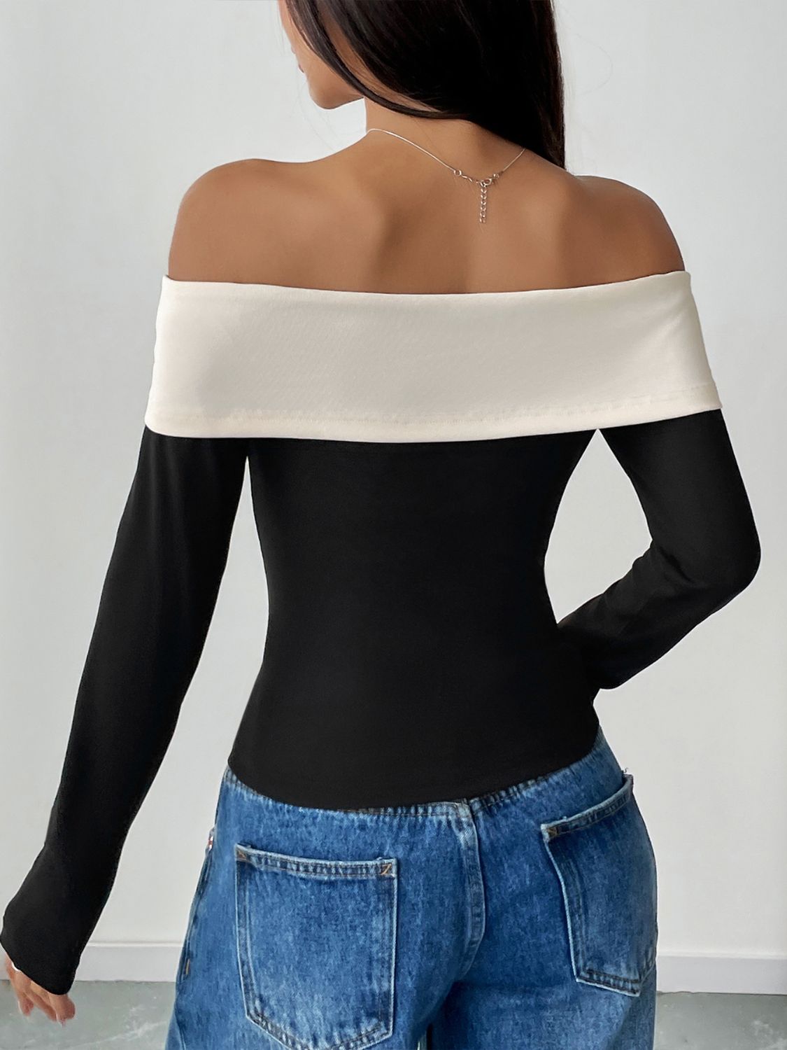 Women's Contrast Off-Shoulder Long Sleeve Top