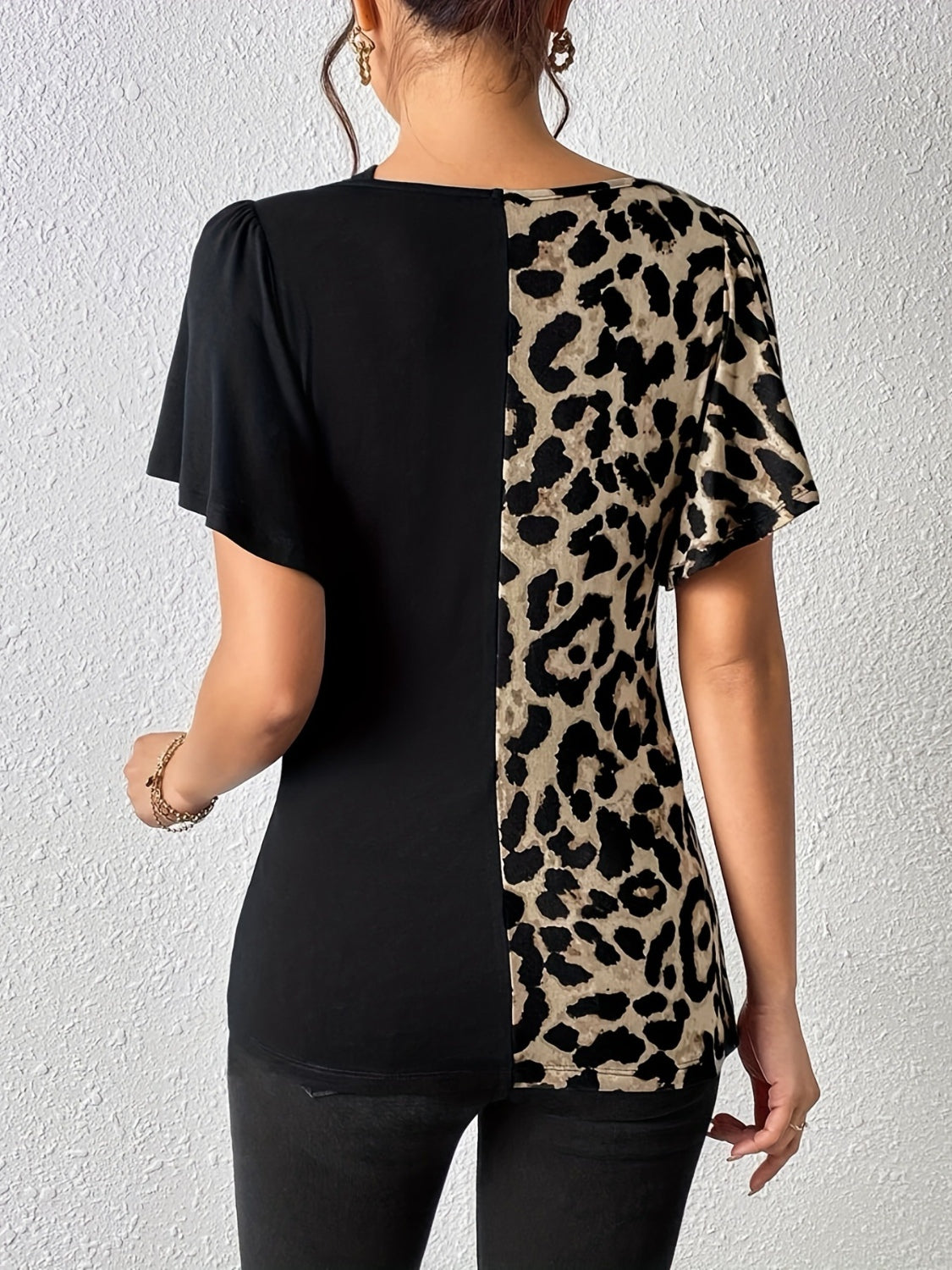 Women's Ruched Leopard Flutter Sleeve Top