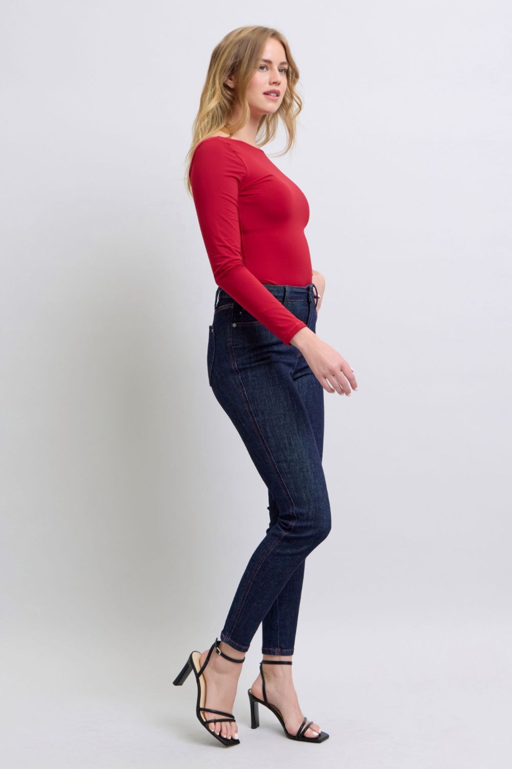 Women's Heart Shaped Back Pockets Skinny Jeans